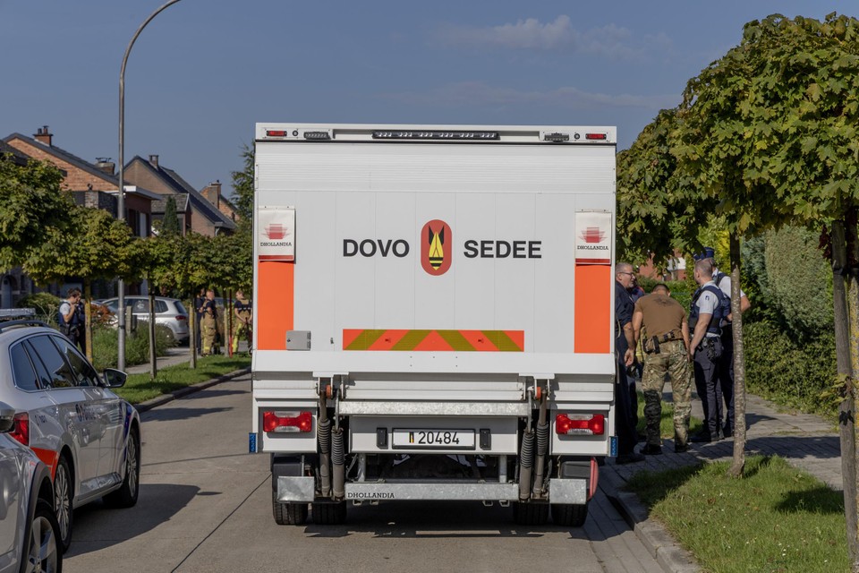 Ontmijningsdienst Dovo stuurde een team ter plaatse om de aangetroffen munitie te onderzoeken.