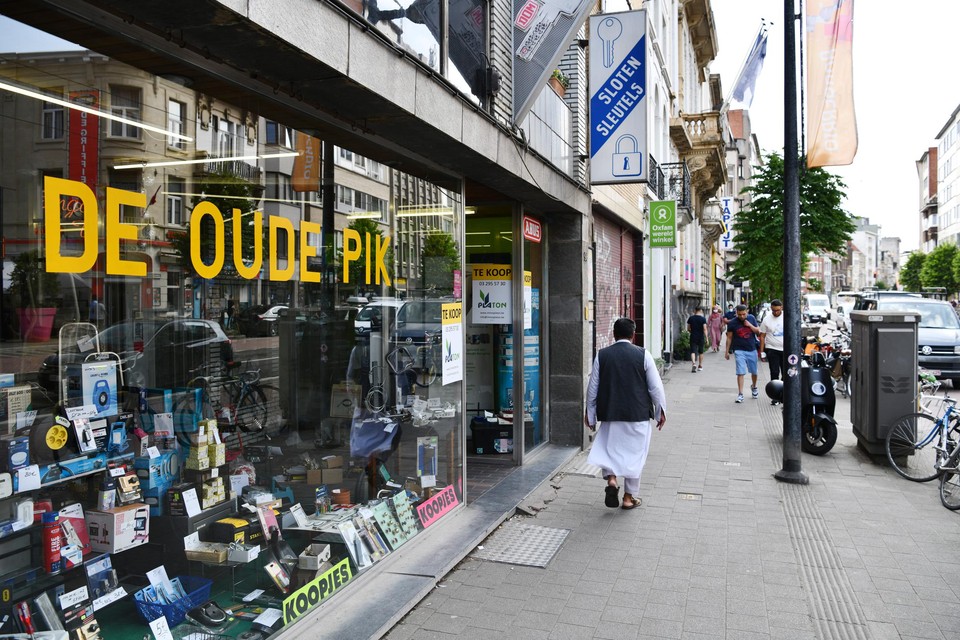 De iconische ijzerhandel ‘De Oude Pik’ stopt en de stad koopt het pand. “Zo vermijden we dat het gebouw in handen komt van malafide handelaren”, zegt burgemeester Bart De Wever.