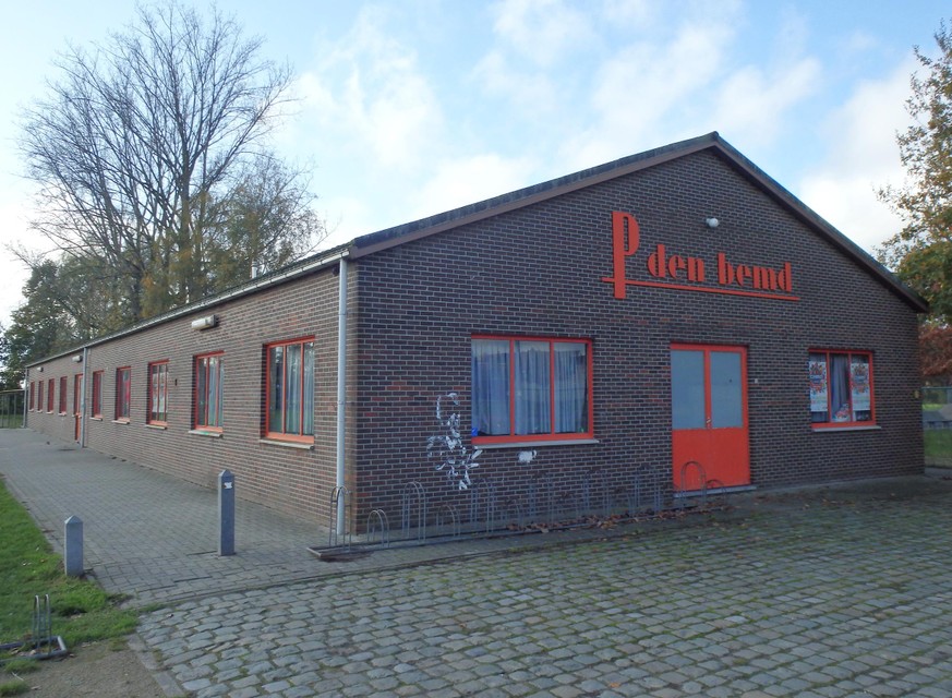Het huidige lokaal van de Chiromeisjes dateert al van 1979. Het gebouw is oud en versleten, maar vooral veel te klein.