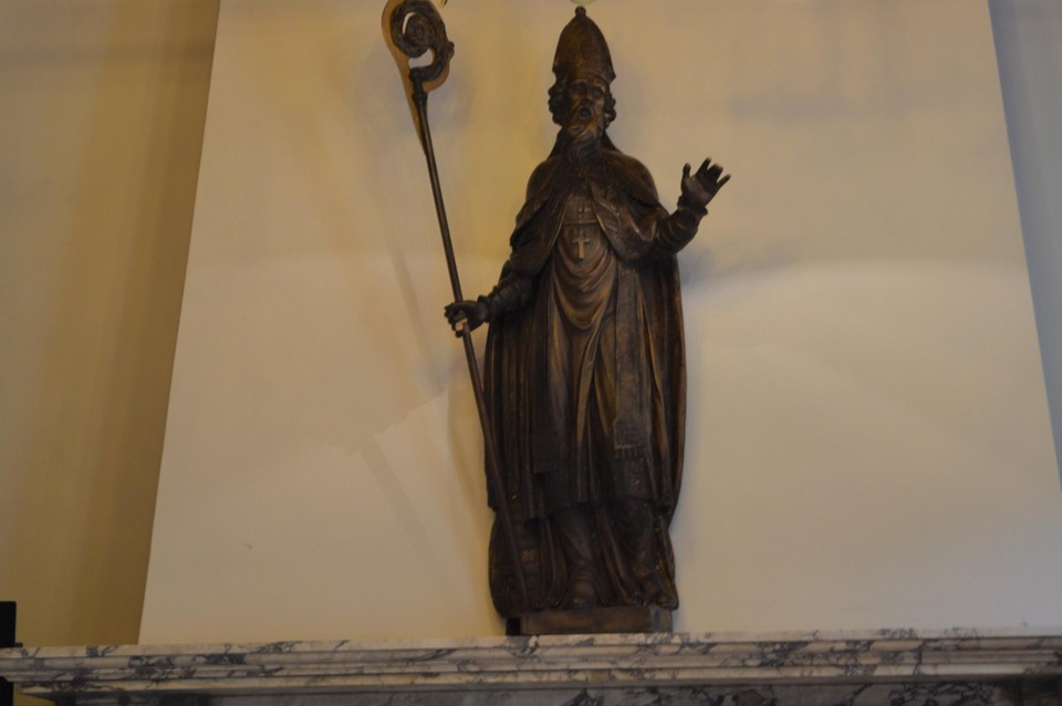 Ambrosius verhuisde even van kerk naar kasteel.