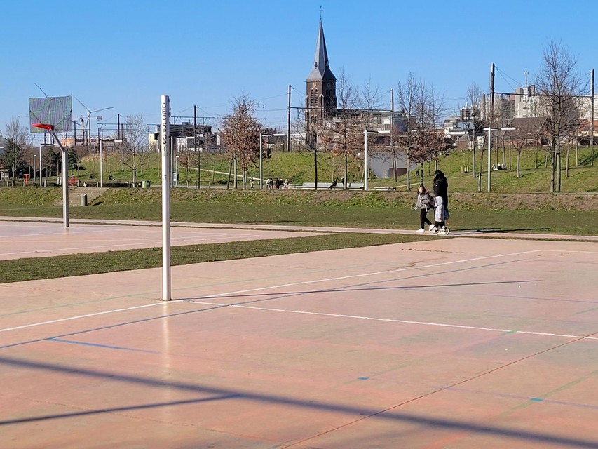 Nu nog volleybal en basket, en daar komt dus een ‘slagkooi’ voor cricket bij, op deze plek. 
