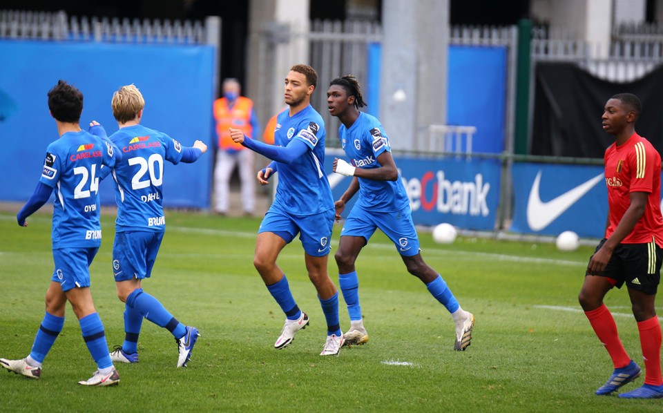Cyriel Dessers scoorde het eerste Genkse doelpunt.