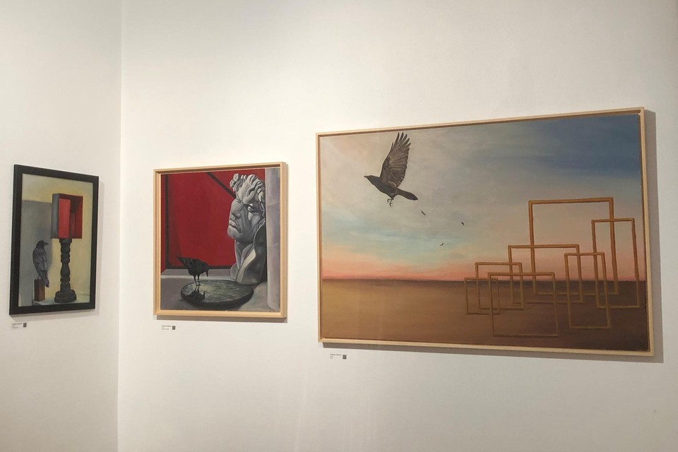 Abdalkader ontvluchtte Syrië en toont nu zijn schilderijen tijdens ExPodus in het Hofke. 