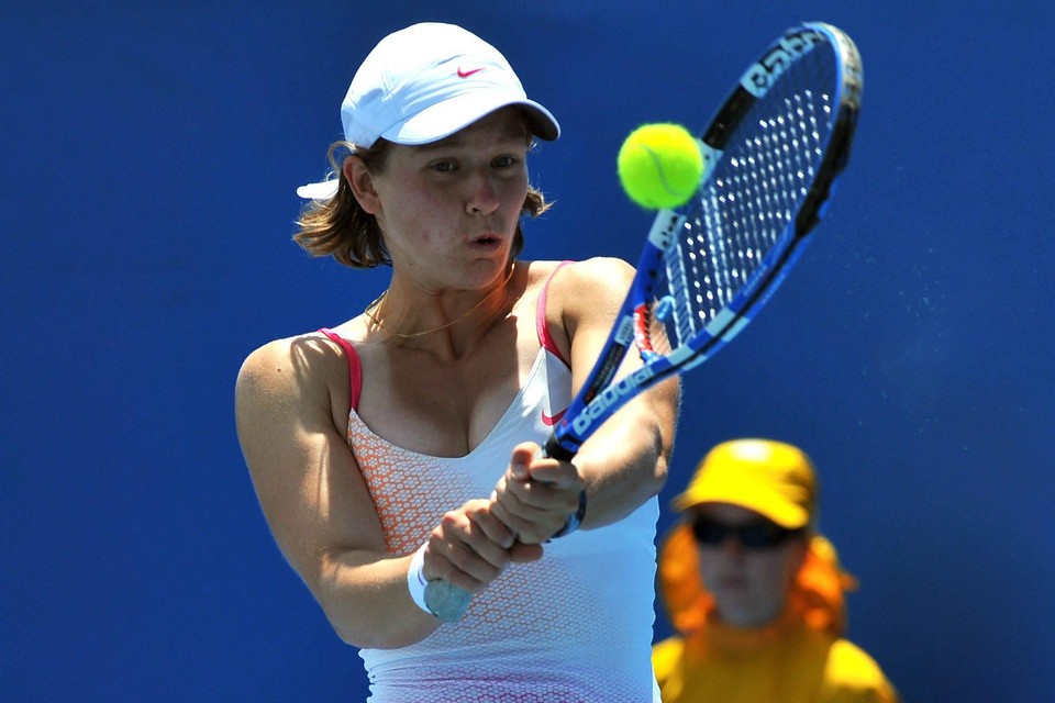 Met Vera Zvonareva wacht Elise Mertens een ervaren tegenstandster.
