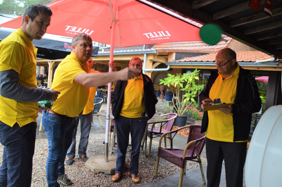 Volksspelen voor Halle kermis.