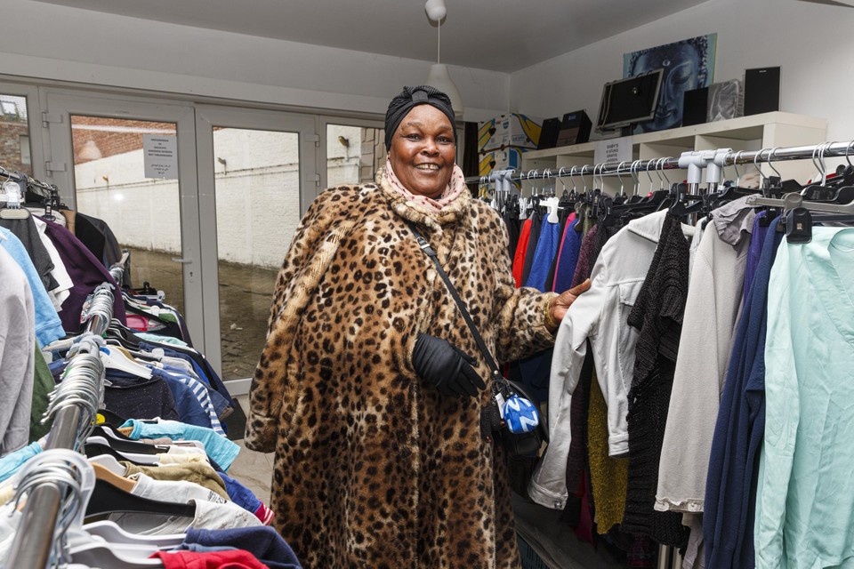 Eed afvoer gelei Antwerpse organisaties doen oproep voor warme kleding: “Door de crisis doen  mensen hun warme spullen liever niet weg” | Gazet van Antwerpen Mobile