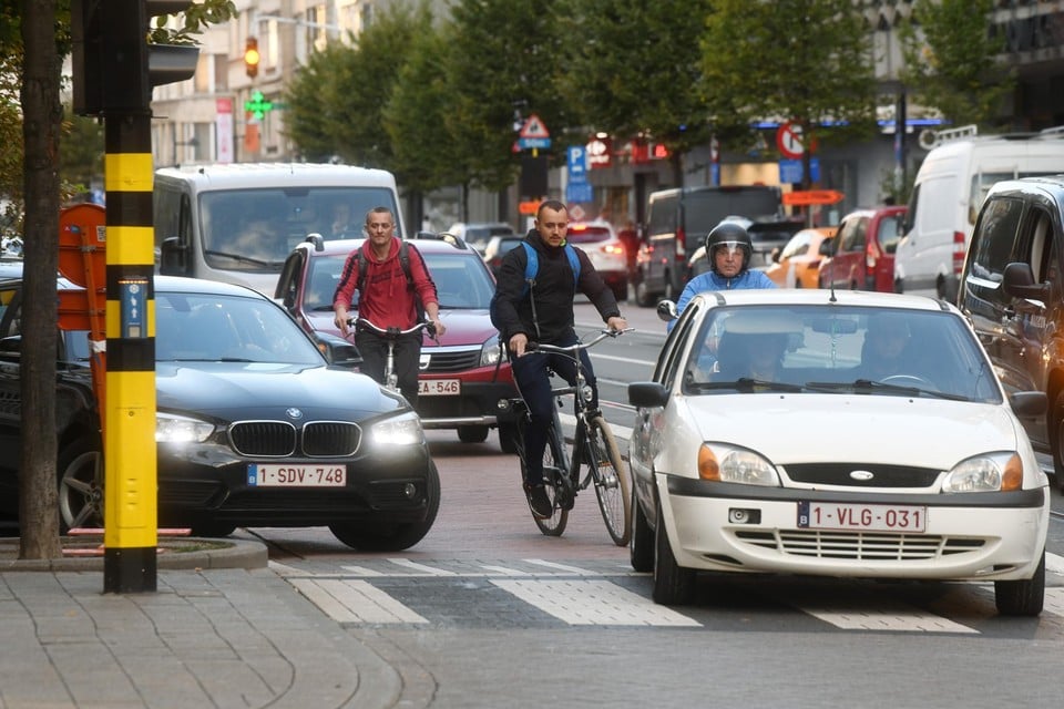 In het ontwerpadvies voor de Turnhoutsebaan worden bezwaren geuit over de negatieve gevolgen van de lengte van de fietsstraat. 