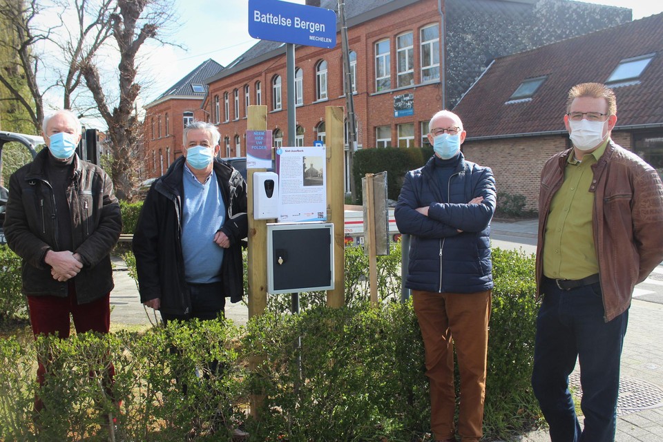 Vier Battelaars stellen samen enkele wandelingen door hun wijk voor.