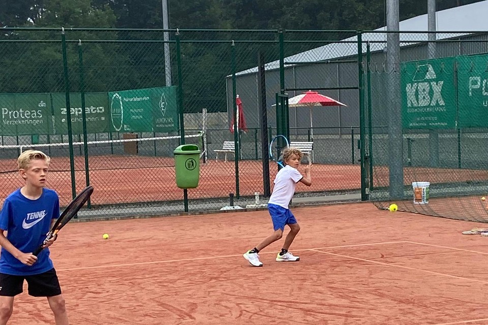 Jongeren van zes tot zeventien jaar kunnen weer deelnemen aan jeugdtoernooi van de Kastelse Tennisclub. 