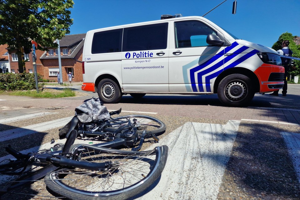 Het tragische ongeval met een 64-jarige fietser gebeurde op het kruispunt van de Pijlstraat en Kasteelstraat in Retie.