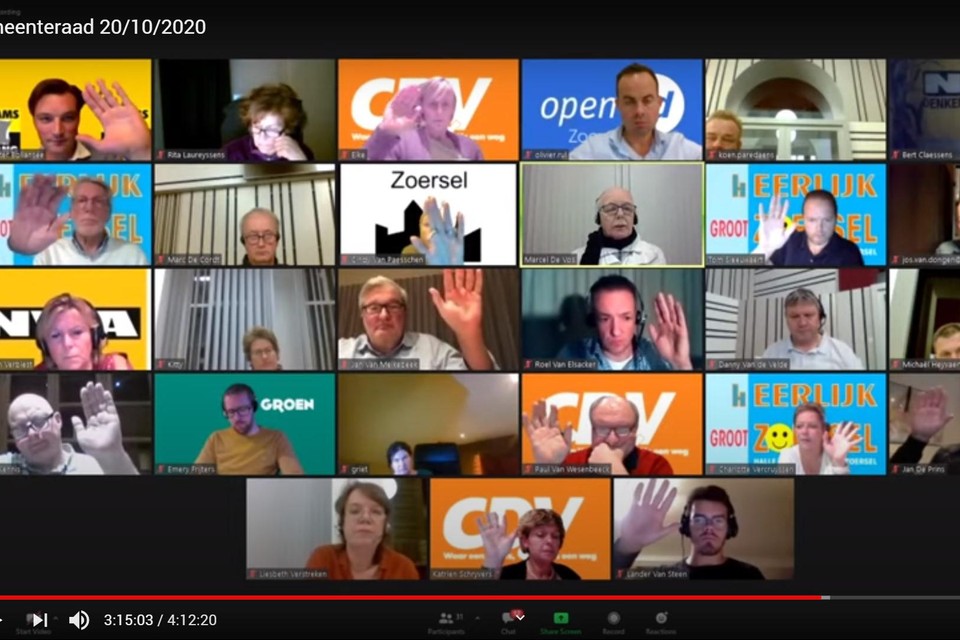 De stemming dinsdagavond waarbij schepen Cindy Van Paesschen voor de eerste keer als onafhankelijke met de oppositie meestemde.