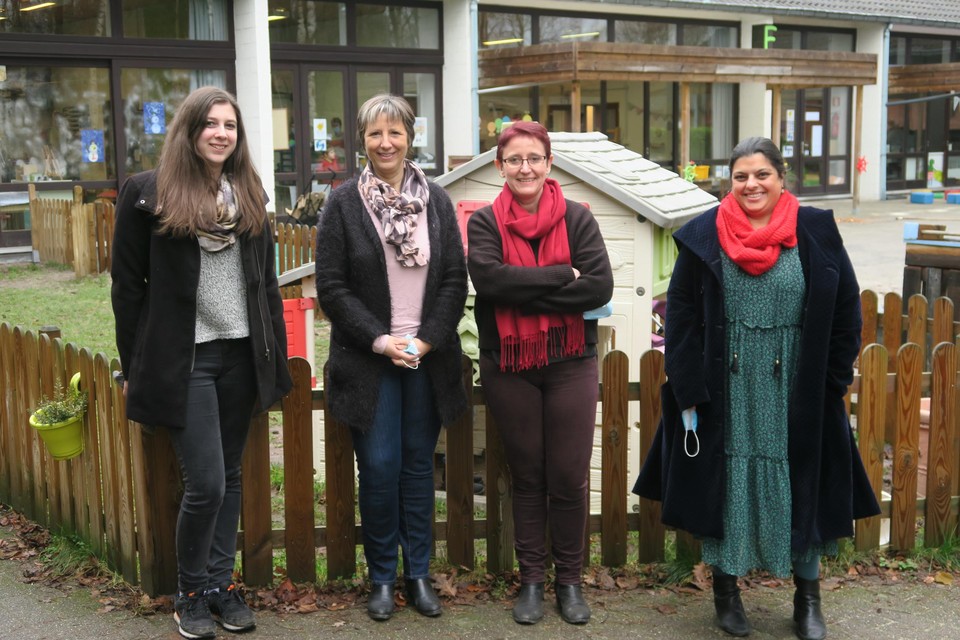 De trekkers van dit proefproject inclusieve kinderopvang: Nathalie Keuppens (Ferm), Dennenhof-directeur Goede Van Hove, schepen Kathleen Krekels en Tulsi Celie (Ferm).