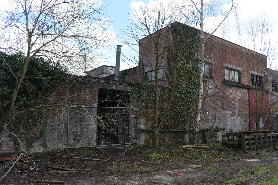 De site van de oude tegelfabriek staat al leeg sinds de sluiting in de jaren zeventig. 