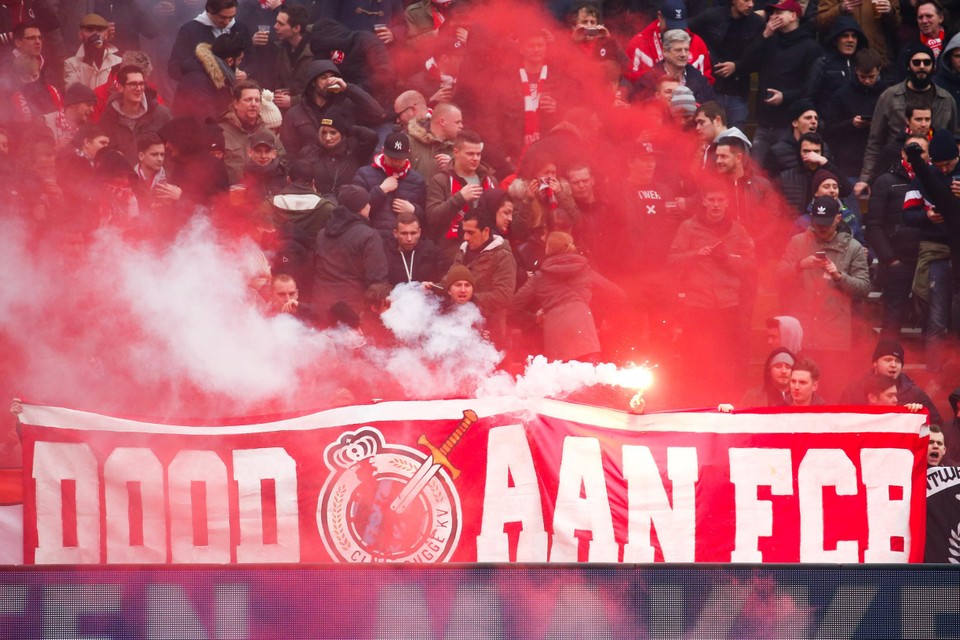 De supporterskernen van Antwerp en Club Brugge zijn al lang gezworen vijanden. 