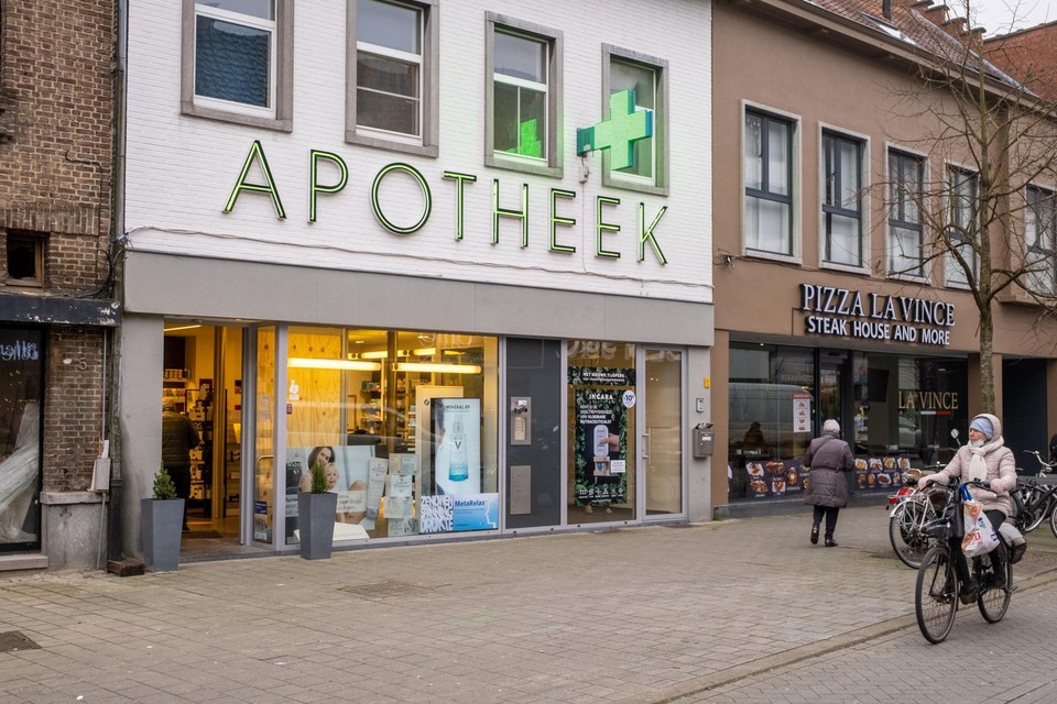De apotheek in de Boomstraat kreeg dinsdagochtend ongewenst bezoek over de vloer.