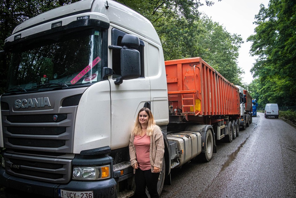 Lady trucker Melanie Samyn (25). 