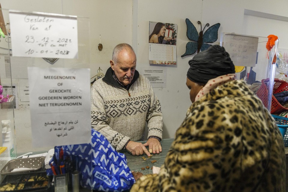 Assimileren passie Activeren Antwerpse organisaties doen oproep voor warme kleding: “Door de crisis doen  mensen hun warme spullen liever niet weg” | Gazet van Antwerpen Mobile