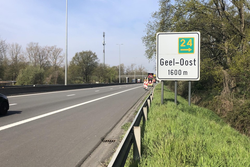 De mobiele flitspaal is weg maar de politie blijft controleren op de E313.