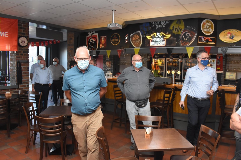 Burgemeester Wim Caeyers (rechts) kreeg een rondleiding in het vernieuwde Miloheem.