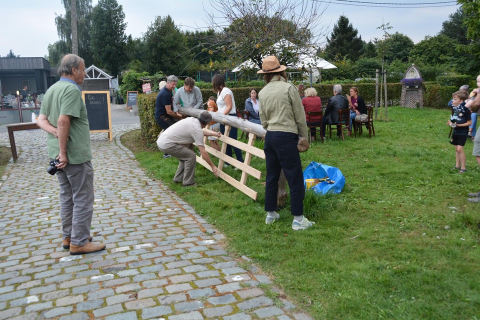 De installatie van de Kempense draaipoort.