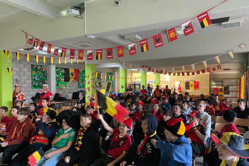 76 leerlingen woonden de match na de schooldag bij in de refter van het Sint-Lambertusinstituut. 