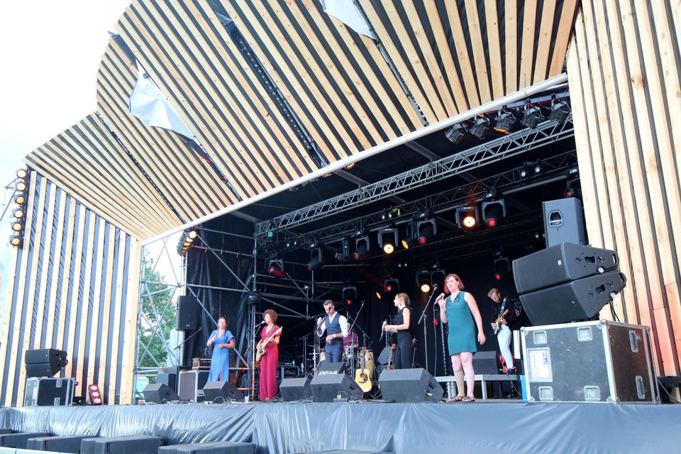 MissT opende op het grote podium van Sfinks.