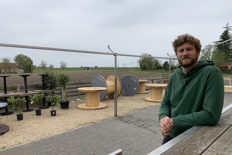 Vincent Op de Beeck start begin juni met café ‘Den Bled’. Eerst als zomerbar met zicht op de weidse velden.