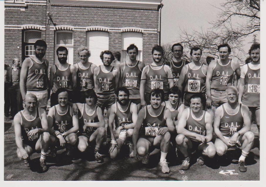Atleten van DAL bij deelname aan de eerste Parel der Kempen in 1984.