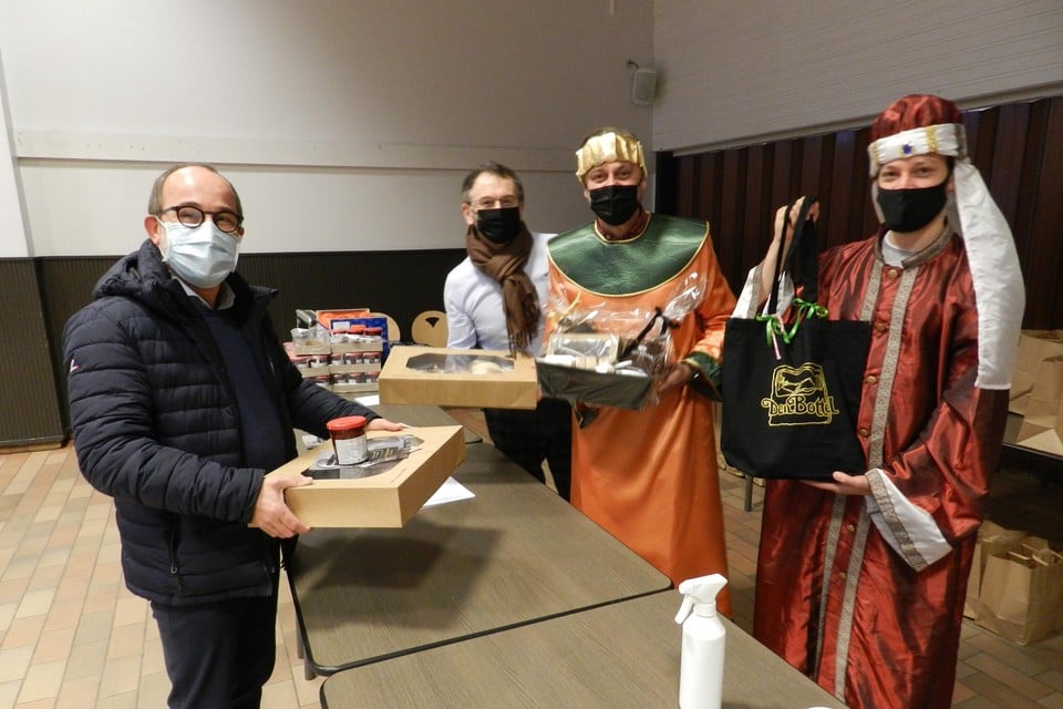 De bestelde boxen konden in zaal Pax afgehaald worden.