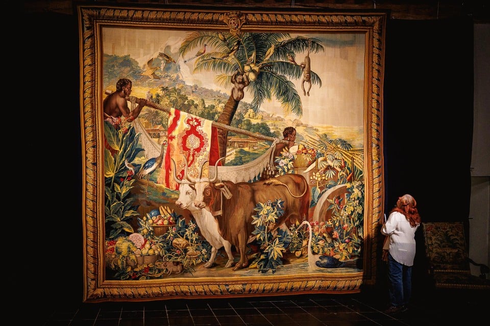 De Koninklijke Manufactuur restaureert in totaal tien historische wandtapijten.