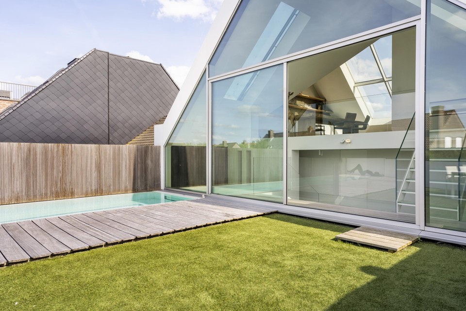 The house was completely renovated by renowned interior designer Wouter Van Neste.