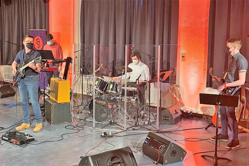 Live spelen op een podium: het was deze muzikanten van de popjazz-afdeling van de academie wél gegeven.