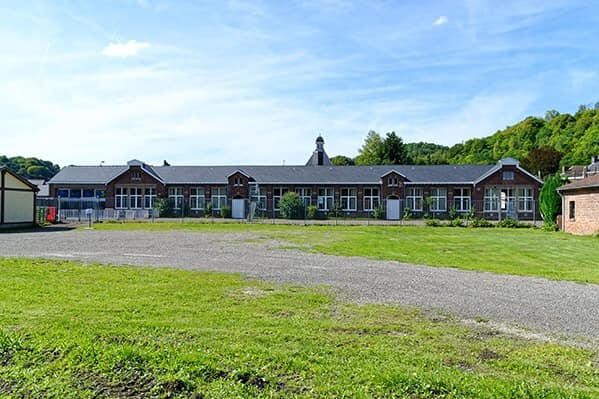 School in Trooz voor de ramp.