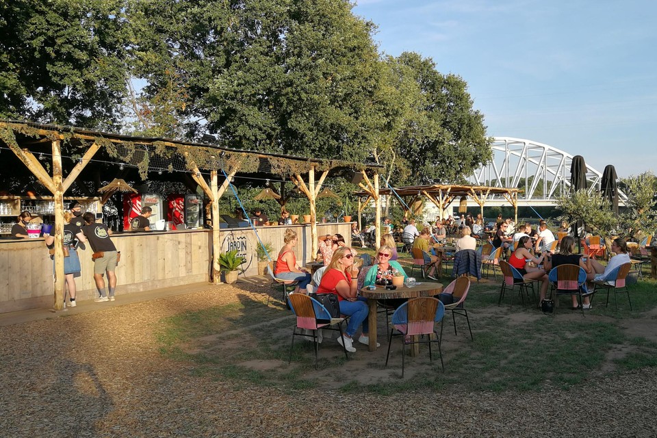 Ook dit jaar wil Herentals weer grote zomerbars zoals Jardin Albert vorig jaar toelaten. Als corona het goed vindt.