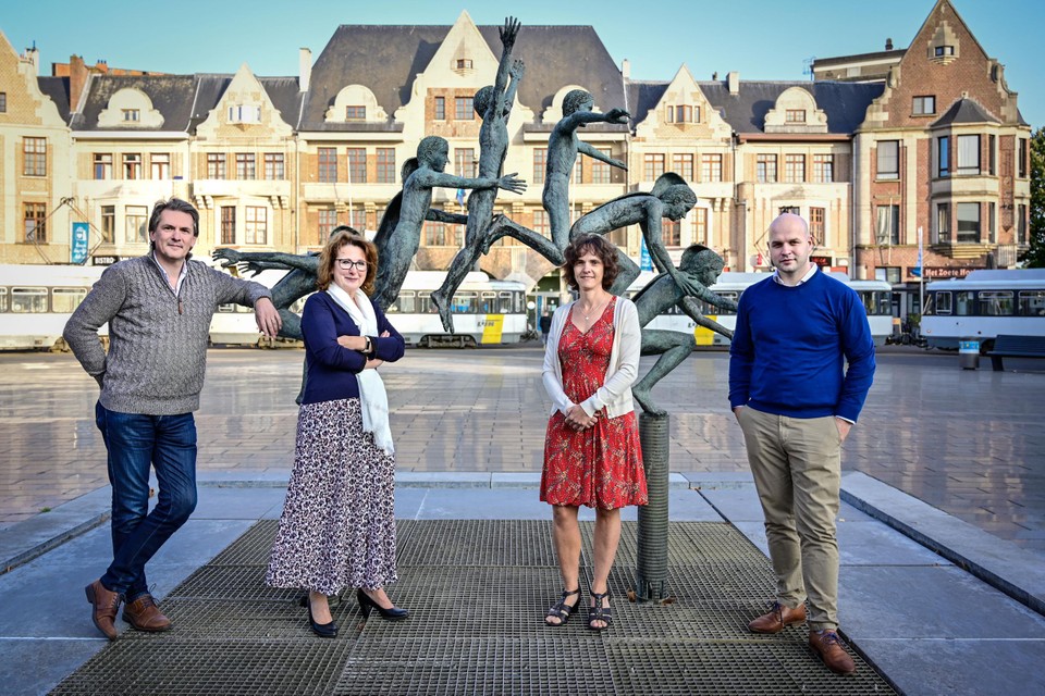 De stichters van Pro-Mortsel met van links naar rechts: Rudy Ceulemans, Patricia Bal, Lieve Fierens en Michiel Tisson.  