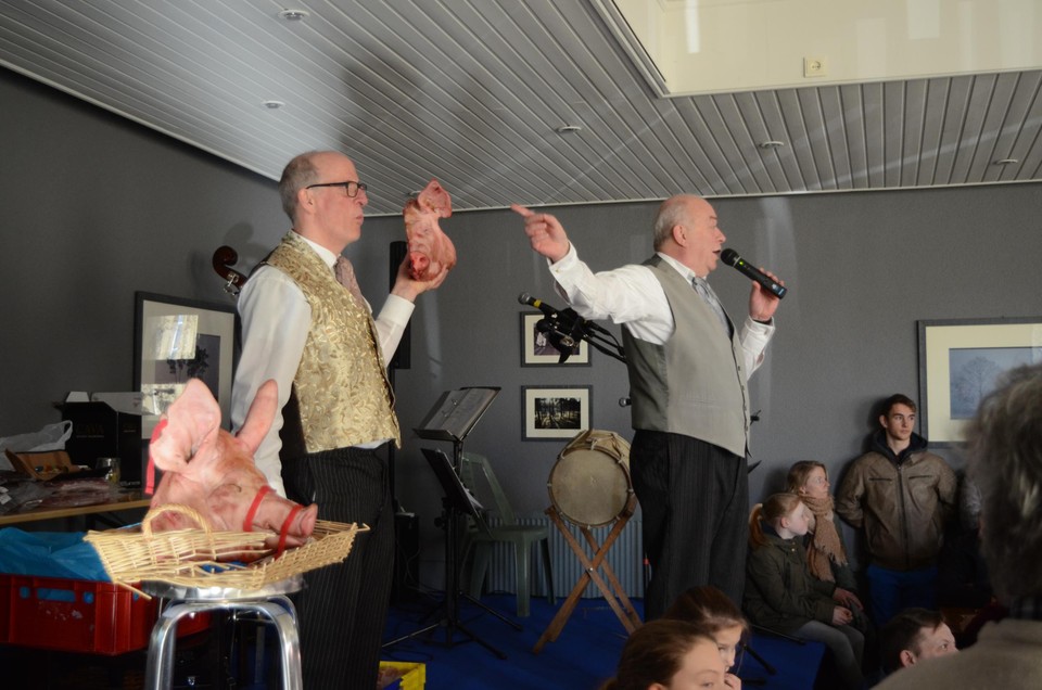 De verkoop van varkenskoppen staat ook jaarlijks in Geel-Bel op het programma van de Sint-Antoniusviering. 