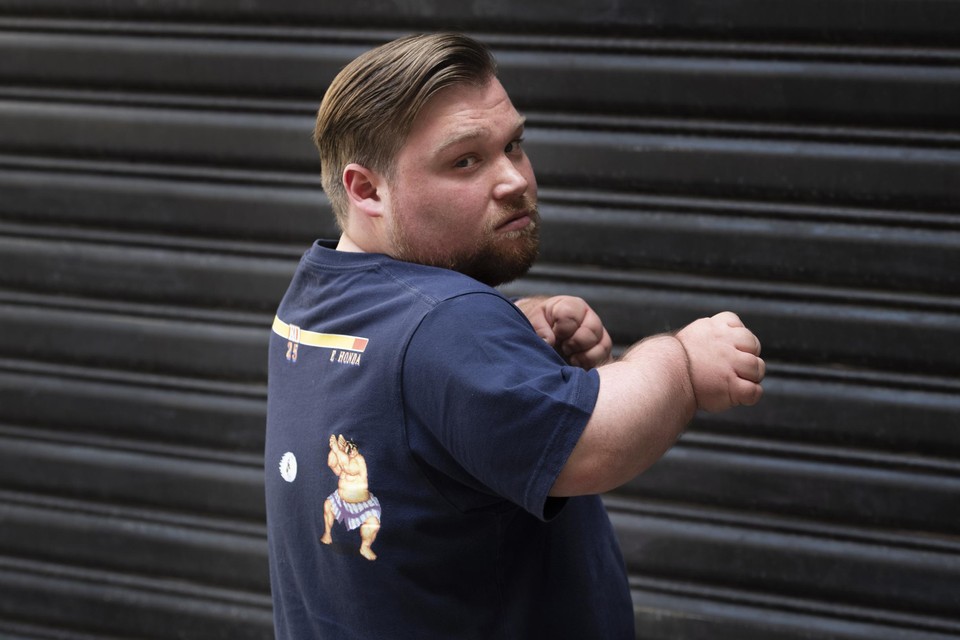 “Ik zou zelf ook niet willen deelnemen aan de World Dwarf Games. Terwijl ik het eigenlijk wel zou moeten doen”, zegt comedian William Boeva.