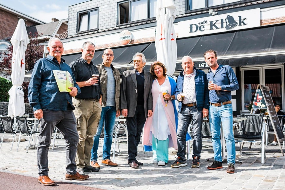 Swa Elseviers, Hans Bombeke, Gerrit Verhoeven met de families Veraart en Vandermolen. 