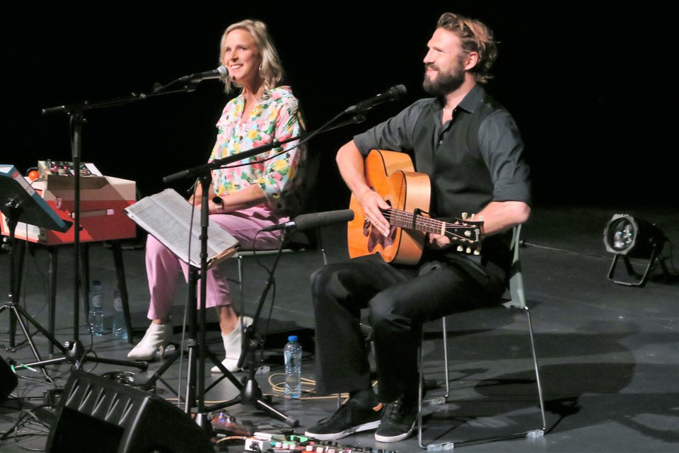 Tine en Pieter Embrechts gaven een historisch concert: het allereerste in het gloednieuwe COC Brieleke.