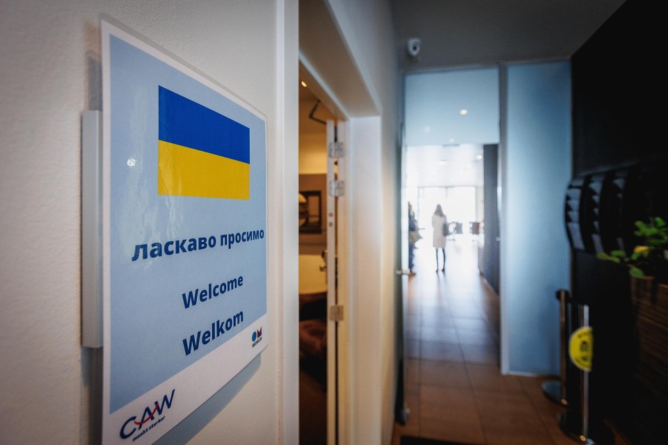 De stad en CAW vangen in het hotel zo’n negentig vluchtelingen op.
