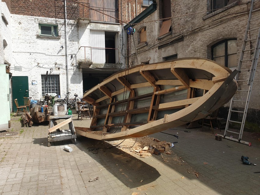 De boot in aanbouw in Deurne. 