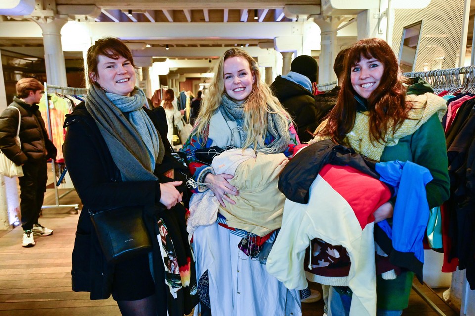 Tessa, Valerie and Soetkin come from Leuven to Antwerp for this market. 