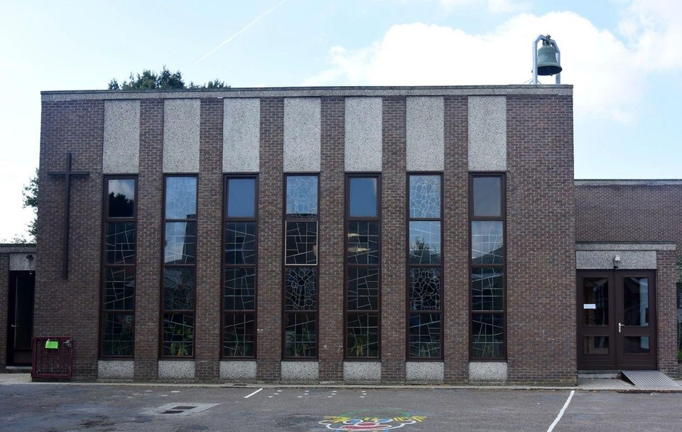 De Sint-Jozefkerk bevindt zich in de Vredewijk naast Urania. 