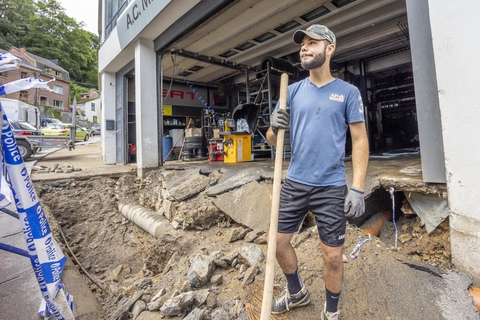De vader van Yassine Chouaibi (foto) heeft een garage bovenaan de rue de Philippeville.