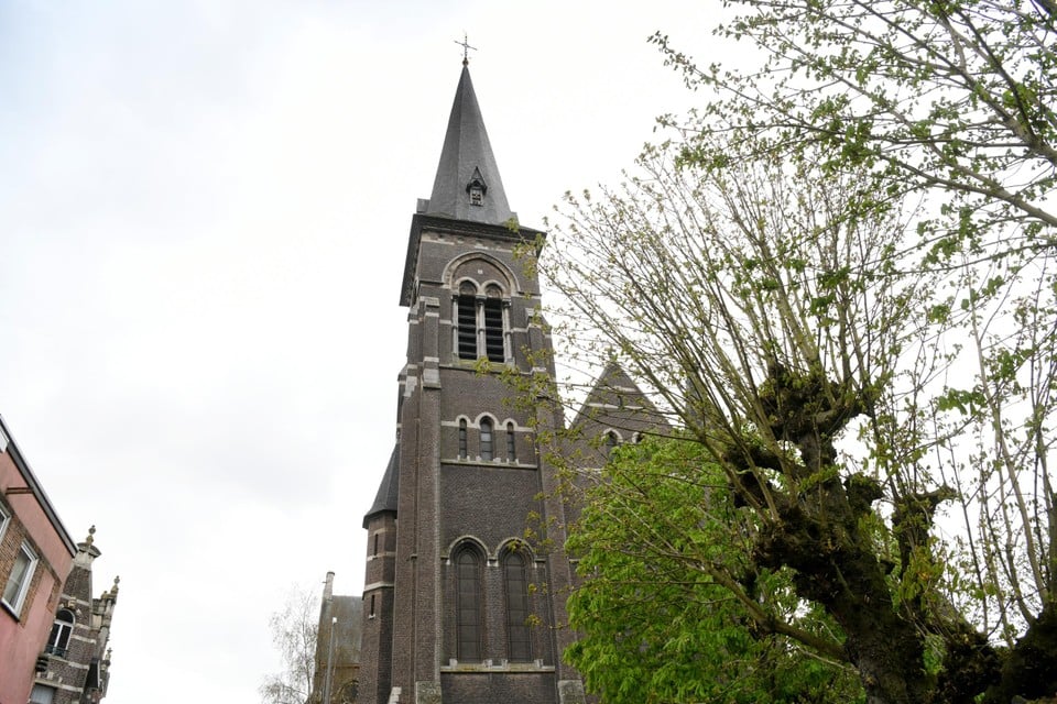 De kerktoren op het Koxplein.
