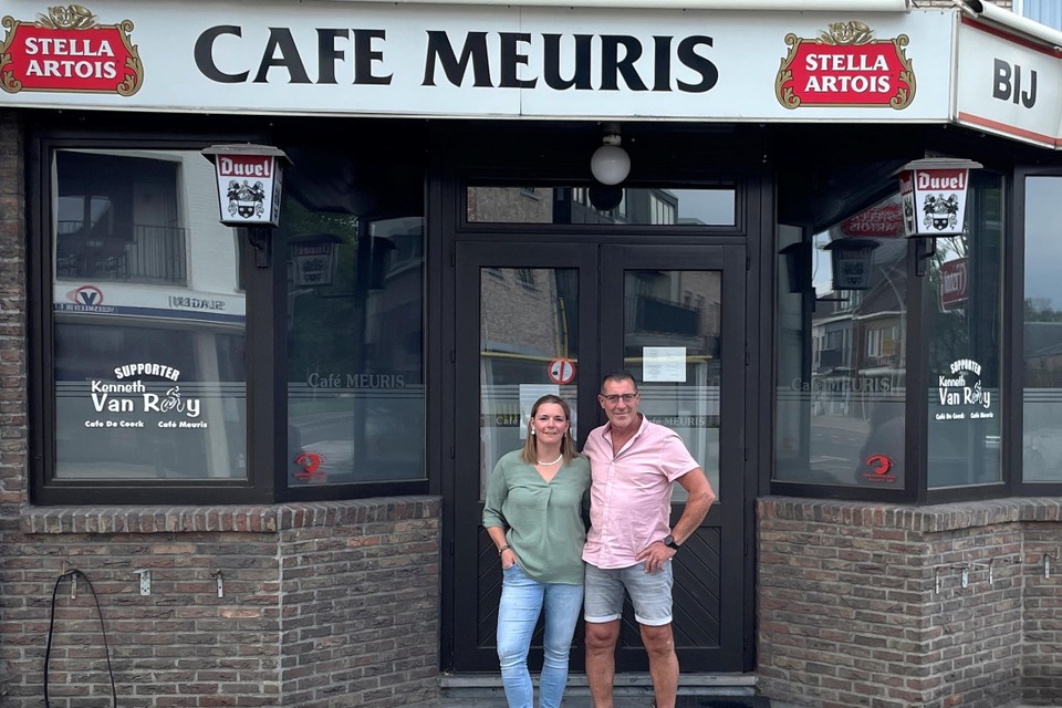 Nieuwe uitbaters Lieve en Nico zoeken een nieuwe naam voor café Meuris. 