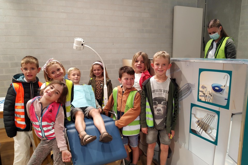 Leerlingen van De Stapsteen uit Mol-Sluis bezochten recent de tentoonstelling.