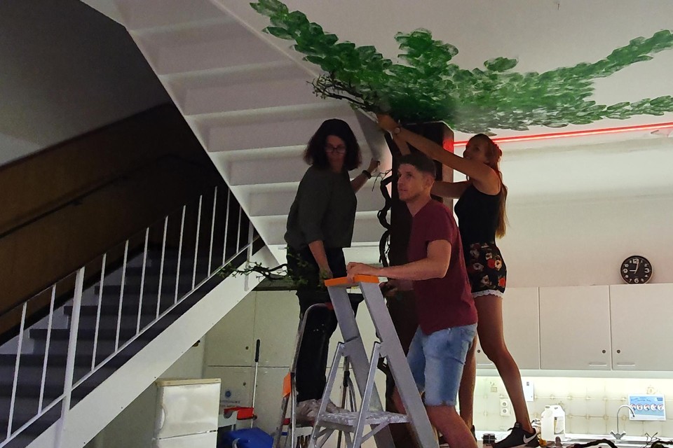 Oudercomité aan het werk in junglerefter