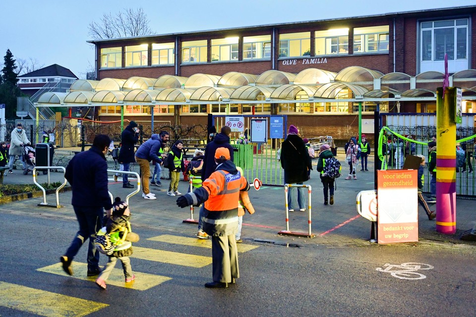 OLFA Elsdonk in Edegem kon vandaag weer open. De basisschool moest vorige week dicht na besmettingen met de Britse variant. 