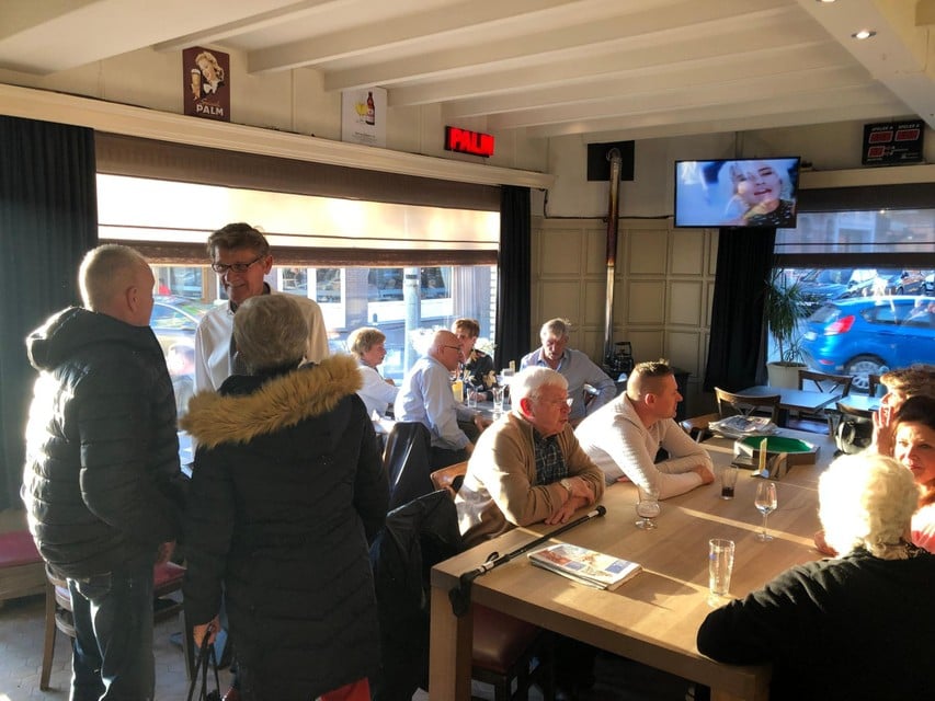 Café ‘t Centrum in Beerse vierde zaterdag het vijftigjarig bestaan met veel trouwe klanten. 